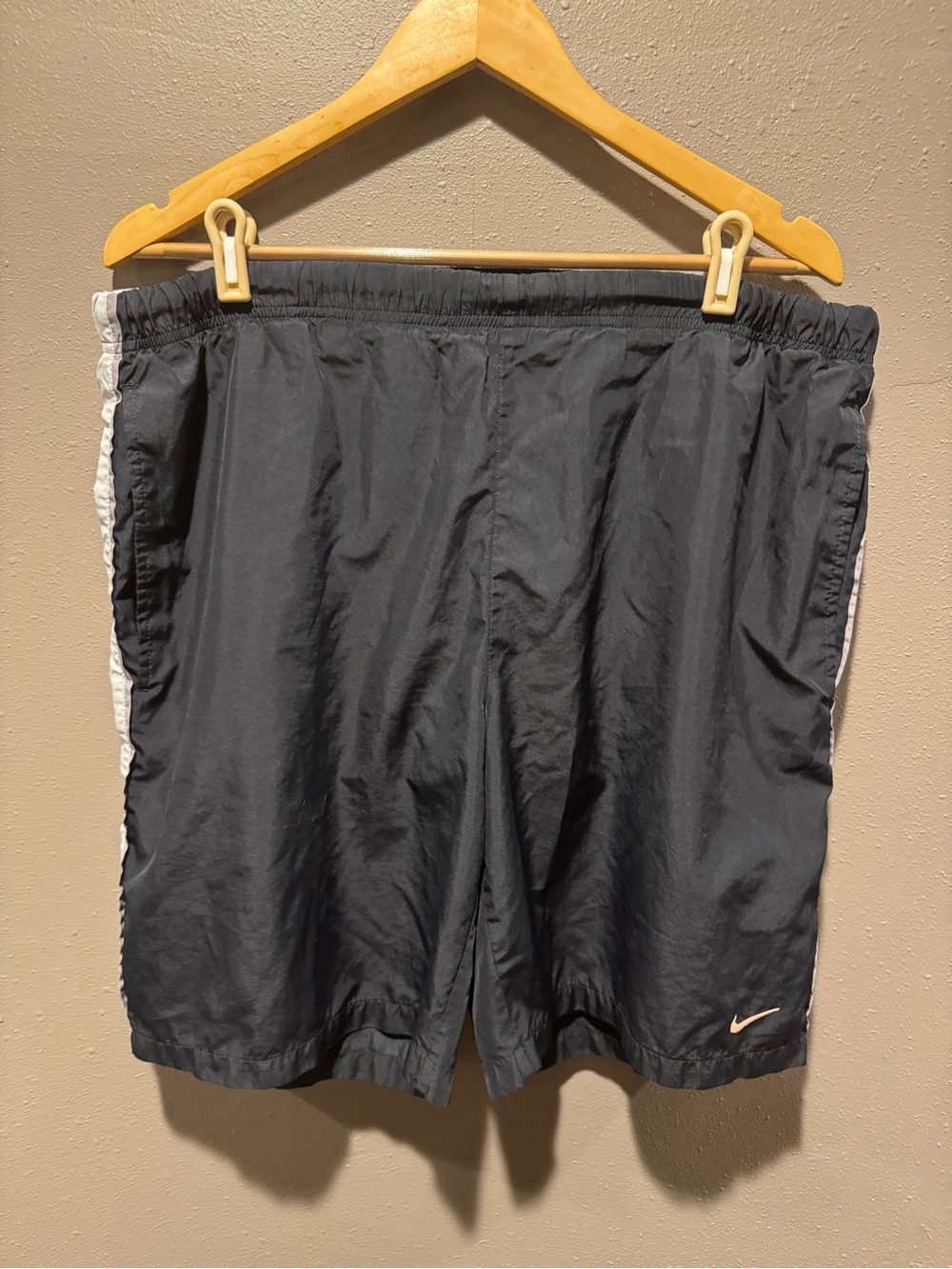 Vintage Men’s Nike 90’s Nylon Shorts